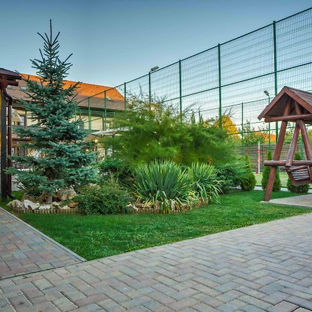 Conacul Ambient Hotel Cristian  Exterior foto